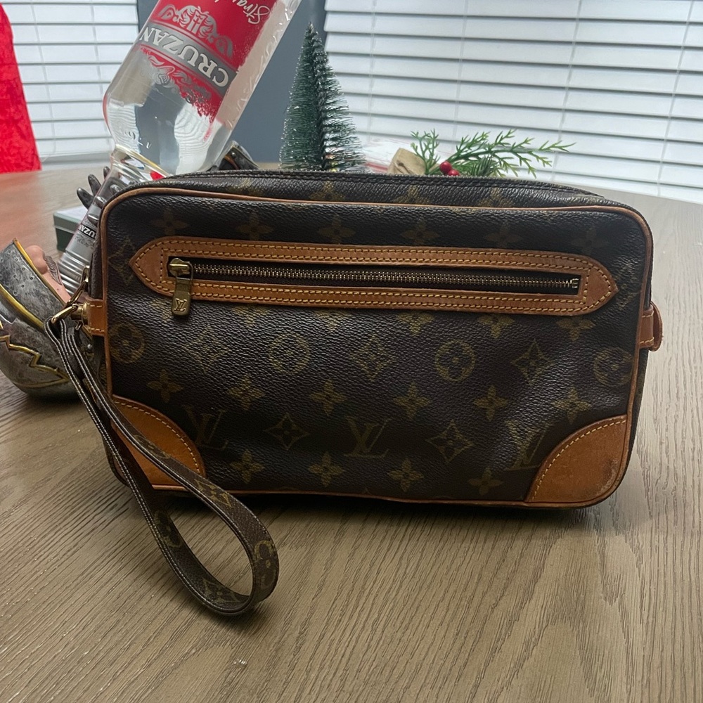 LV Vintage Dragonne GM Clutch.